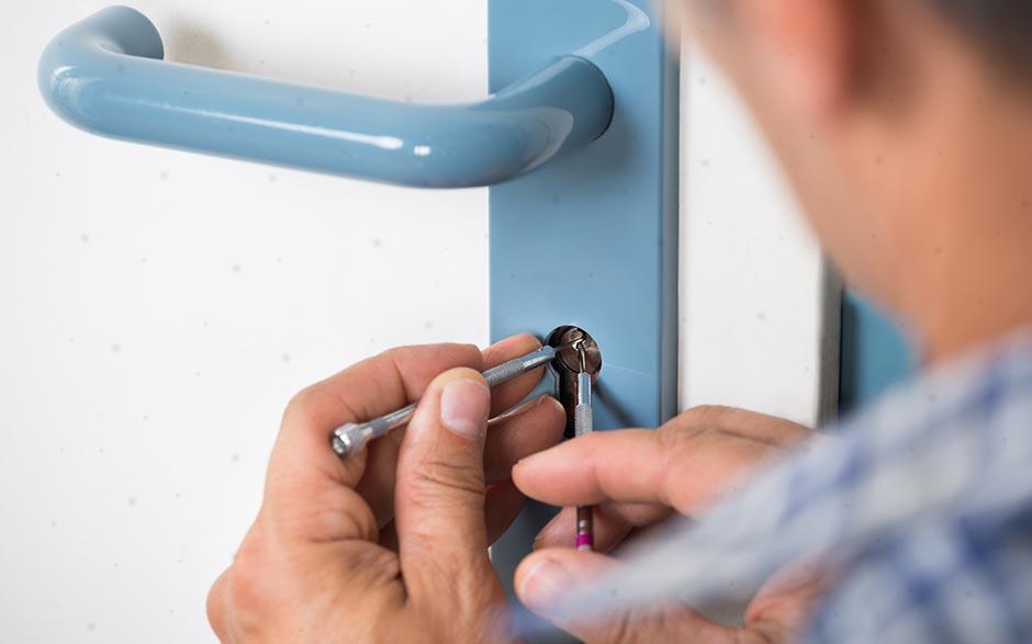 prix ouverture porte serrurier Vauréal